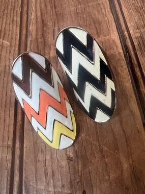 Fun Retro 70's 80's women’s Statement Rings stretc back set of two enamel